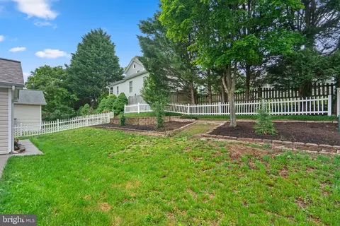 Exterior - 7406 Berryleaf Dr, Laurel, MD 20707 photo 4 of 5