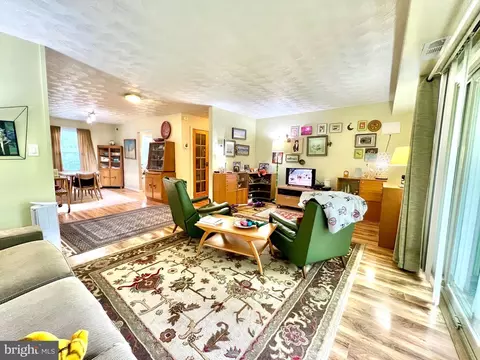 6006 Westchester Park Dr #T-1, College Park, MD 20740