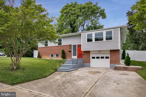 8205 Stardust Pl, Fort Washington, MD 20744