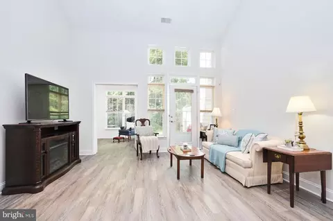 13132 Brooktree Ln, Laurel, MD 20707 photo 3