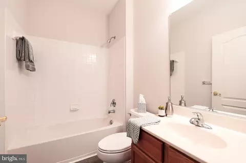 13132 Brooktree Ln, Laurel, MD 20707 photo 18
