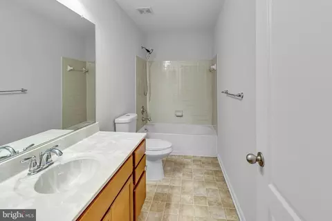Bath - 15102 Casimir Rd, Brandywine, MD 20613 photo 1 of 3