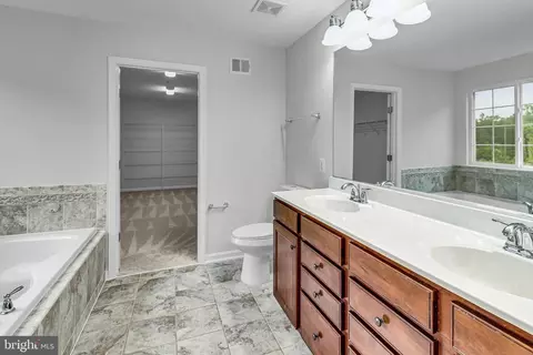Entry Way - 15102 Casimir Rd, Brandywine, MD 20613 photo 5 of 11