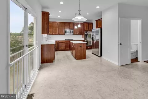 Entry Way - 15102 Casimir Rd, Brandywine, MD 20613 photo 7 of 11