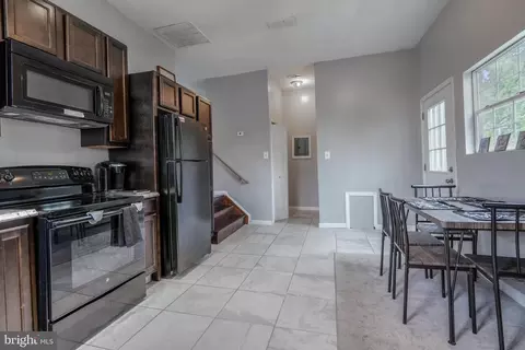 Entry Way - 11811 Old Fort Rd, Fort Washington, MD 20744 photo 7 of 12