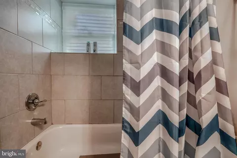Bath - 11811 Old Fort Rd, Fort Washington, MD 20744 photo 6 of 10