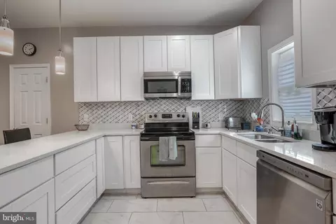 Kitchen - 11811 Old Fort Rd, Fort Washington, MD 20744 photo 3 of 4