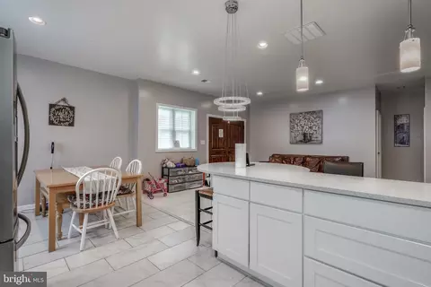 Entry Way - 11811 Old Fort Rd, Fort Washington, MD 20744 photo 4 of 12