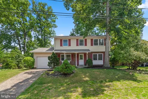8511 Magnolia Dr, Lanham, MD 20706