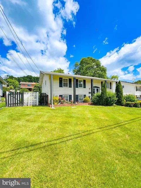 8900 Keewatin Rd, Lanham, MD 20706 photo 1