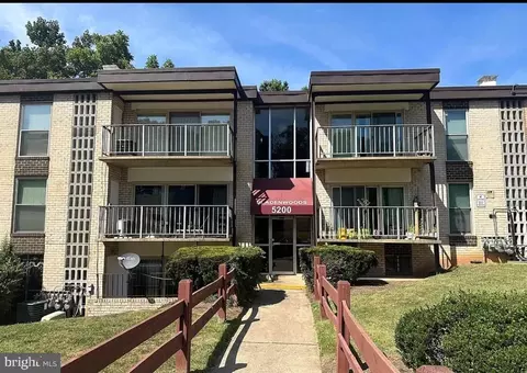 5200 Newton St #T-3, Bladensburg, MD 20710