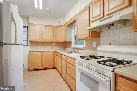 5605 Jeffrey Ave, Lanham, MD 20706 photo 2