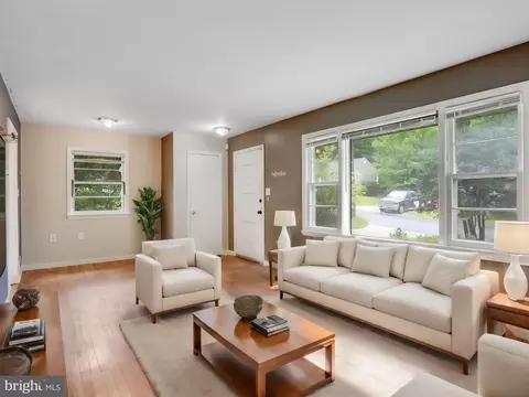 5605 Jeffrey Ave, Lanham, MD 20706 photo 3