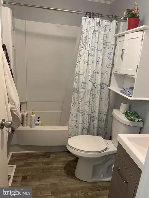 Bath - 9109 4th St, Lanham, MD 20706 photo 1 of 3