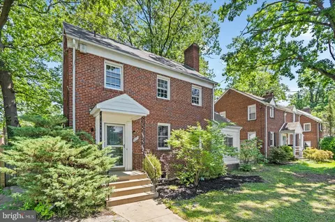 6513 Adelphi Rd, University Park, MD 20782