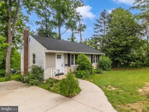 8702 63rd Ave, Berwyn Heights, MD 20740