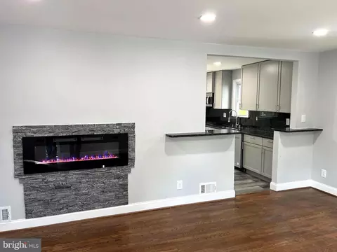 9217 3rd St, Lanham, MD 20706 photo 3