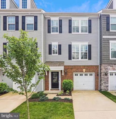 9155 Fox Stream Way, Marlboro, MD 20772 photo 2