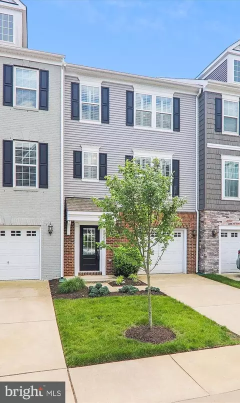 9155 Fox Stream Way, Marlboro, MD 20772 photo 3