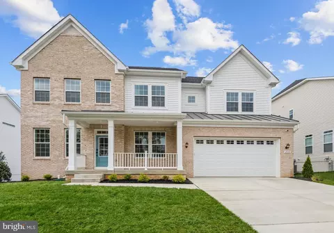 6910 Fountain Park Dr, Glenn Dale, MD 20769