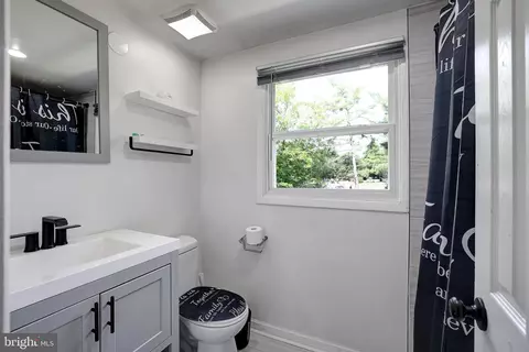 Bath - 4727 Ramsgate Ln, Bowie, MD 20715 photo 4 of 4