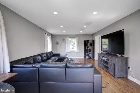 Living - 4727 Ramsgate Ln, Bowie, MD 20715 photo 1 of 3