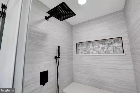 Bath - 4727 Ramsgate Ln, Bowie, MD 20715 photo 3 of 4