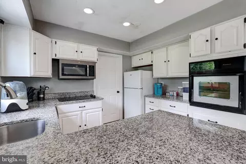 Kitchen - 4727 Ramsgate Ln, Bowie, MD 20715 photo 2 of 6