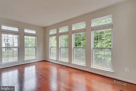 Living - 6401 Oglethorpe Mill Dr, Brandywine, MD 20613 photo 8 of 11