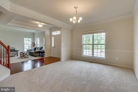 Living - 6401 Oglethorpe Mill Dr, Brandywine, MD 20613 photo 2 of 11
