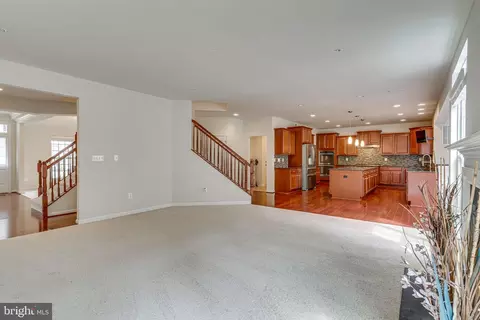 Living - 6401 Oglethorpe Mill Dr, Brandywine, MD 20613 photo 7 of 11