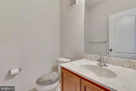 Bath - 6401 Oglethorpe Mill Dr, Brandywine, MD 20613 photo 6 of 6