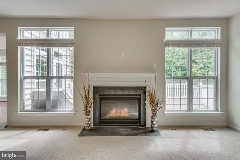 Living - 6401 Oglethorpe Mill Dr, Brandywine, MD 20613 photo 5 of 11