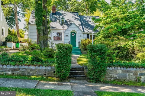 5809 Quintana St, Riverdale, MD 20737