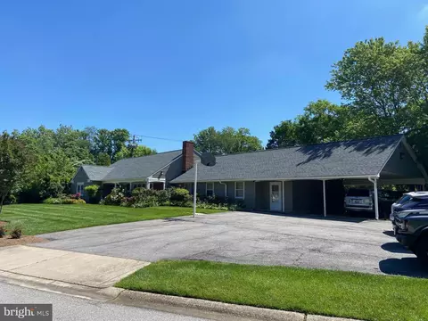12000 Long Ridge Ln, Bowie, MD 20715