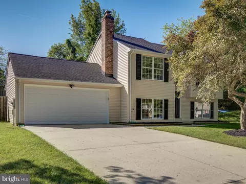 10729 Hollaway Dr, Marlboro, MD 20772