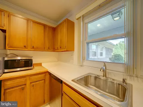 Kitchen - 15736 Pointer Ridge Dr, Bowie, MD 20716 photo 6 of 6