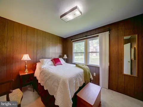 Bedroom - 15736 Pointer Ridge Dr, Bowie, MD 20716 photo 9 of 12
