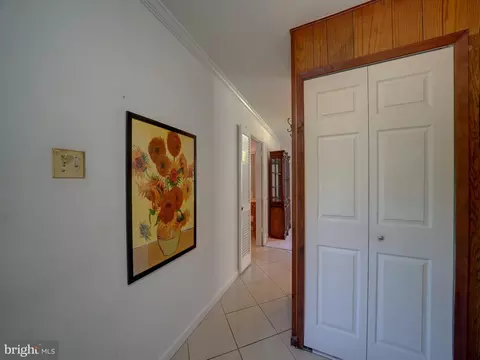 Entry Way - 15736 Pointer Ridge Dr, Bowie, MD 20716 photo 7 of 9