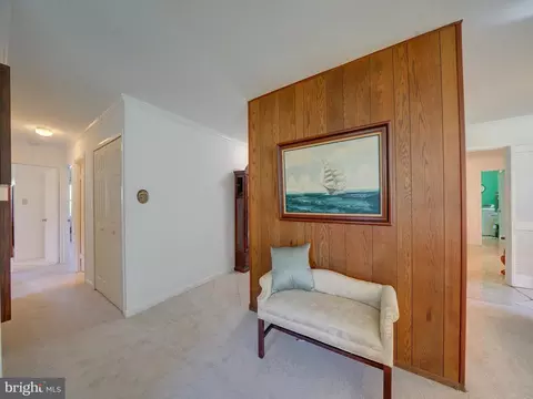 Entry Way - 15736 Pointer Ridge Dr, Bowie, MD 20716 photo 5 of 9