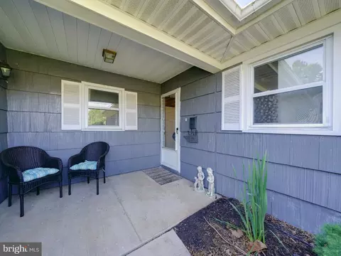 Exterior - 15736 Pointer Ridge Dr, Bowie, MD 20716 photo 5 of 15