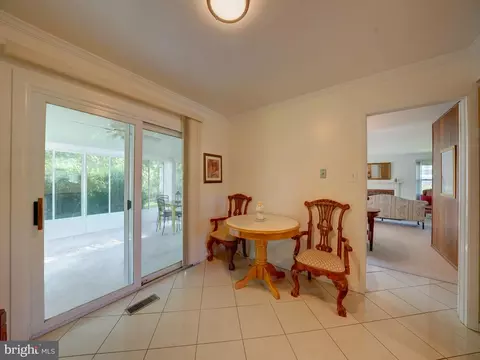 Entry Way - 15736 Pointer Ridge Dr, Bowie, MD 20716 photo 3 of 9