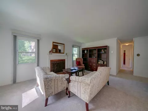 Living - 15736 Pointer Ridge Dr, Bowie, MD 20716 photo 4 of 4