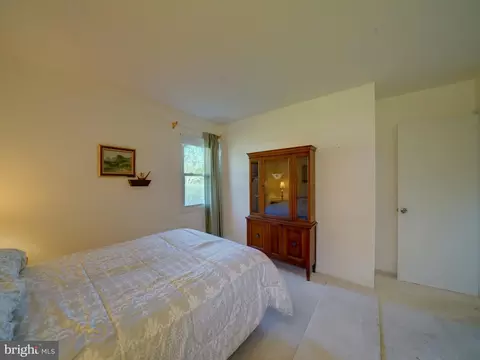 Bedroom - 15736 Pointer Ridge Dr, Bowie, MD 20716 photo 8 of 12