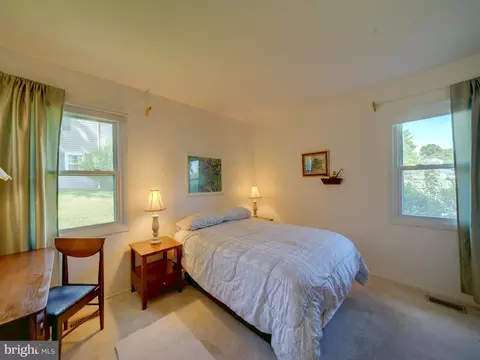 Bedroom - 15736 Pointer Ridge Dr, Bowie, MD 20716 photo 5 of 12