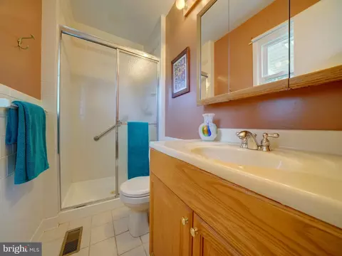 Bath - 15736 Pointer Ridge Dr, Bowie, MD 20716 photo 1 of 2