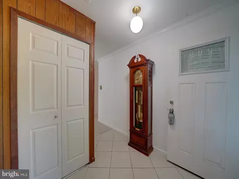 Entry Way - 15736 Pointer Ridge Dr, Bowie, MD 20716 photo 2 of 9