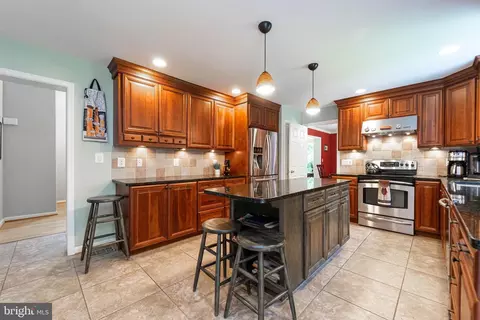 Kitchen - 8901 Jupiter Rd, Laurel, MD 20708 photo 2 of 5