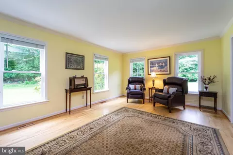 Living - 8901 Jupiter Rd, Laurel, MD 20708 photo 2 of 3