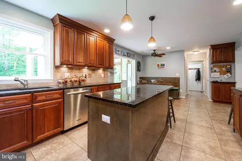 Kitchen - 8901 Jupiter Rd, Laurel, MD 20708 photo 3 of 5